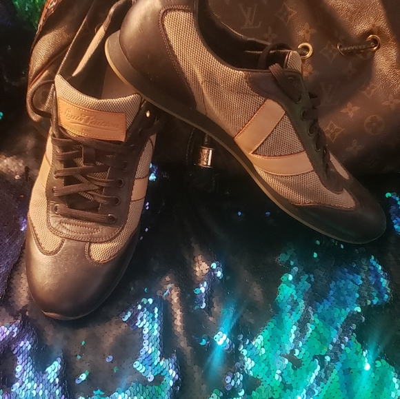 Authentic Louis Vuitton casual sneakers - Picture 2 of 3